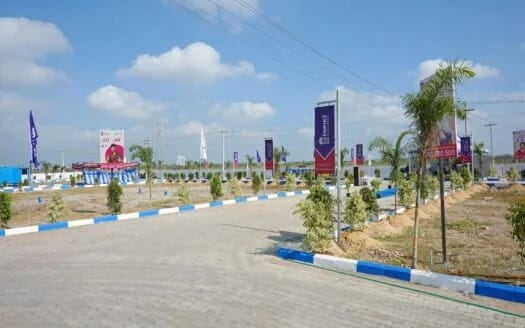 Villa and Plots for sale in Redhills